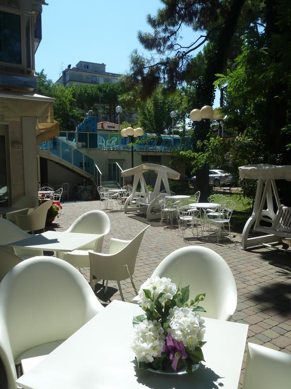Hotel Astra มิลาโน แมริตทิมา ภายนอก รูปภาพ