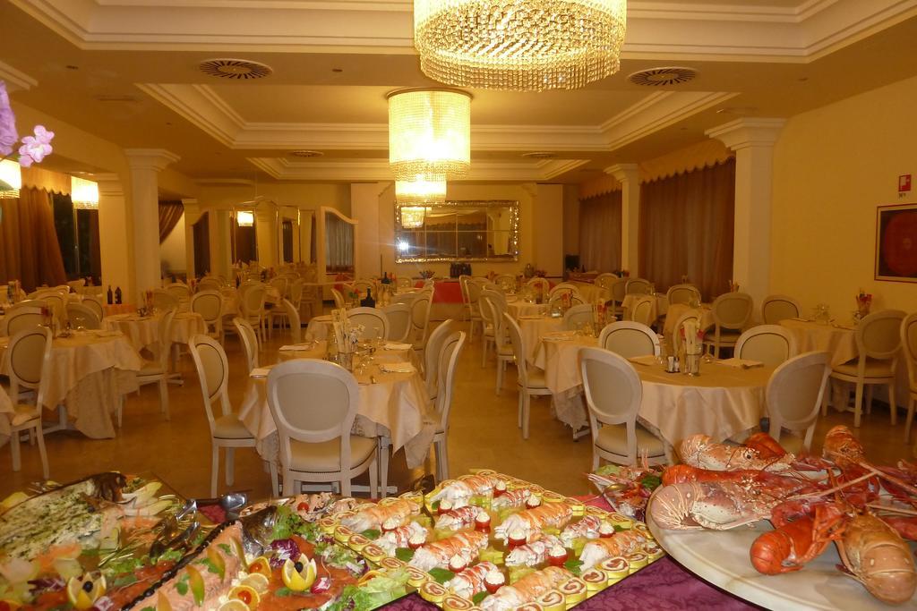 Hotel Astra มิลาโน แมริตทิมา ภายนอก รูปภาพ